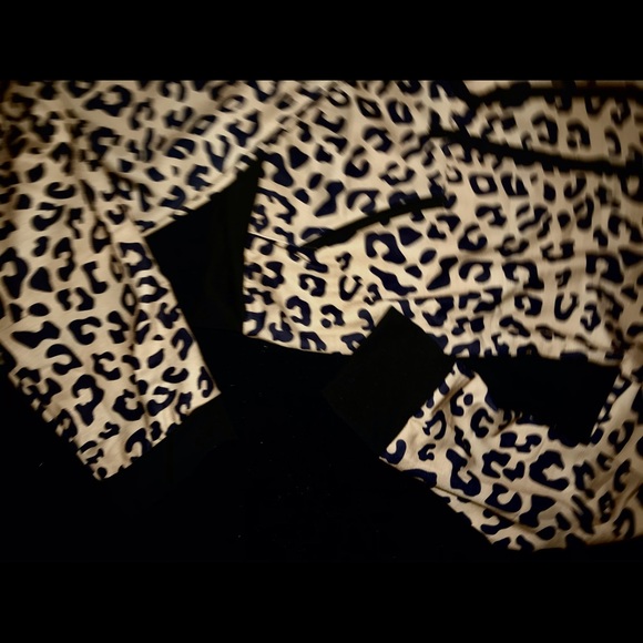 Matching Lounge Set - Picture 4 of 7